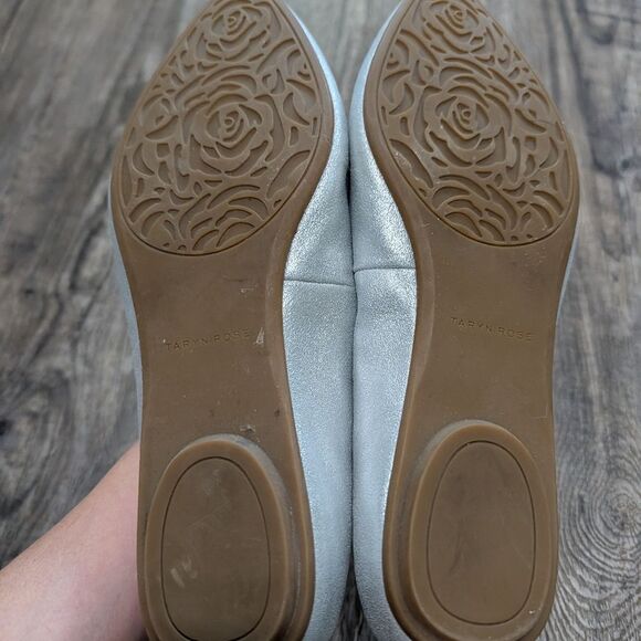 Taryn Rose Women's Faye Silver Leather  Slip On Point Toe Loafer Flats - Picture 4 of 4